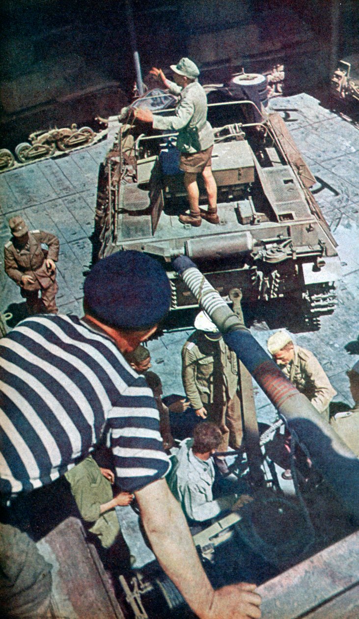 Tyska vapen och ammunition anländer till Nordafrika 1942 av Unbekannt