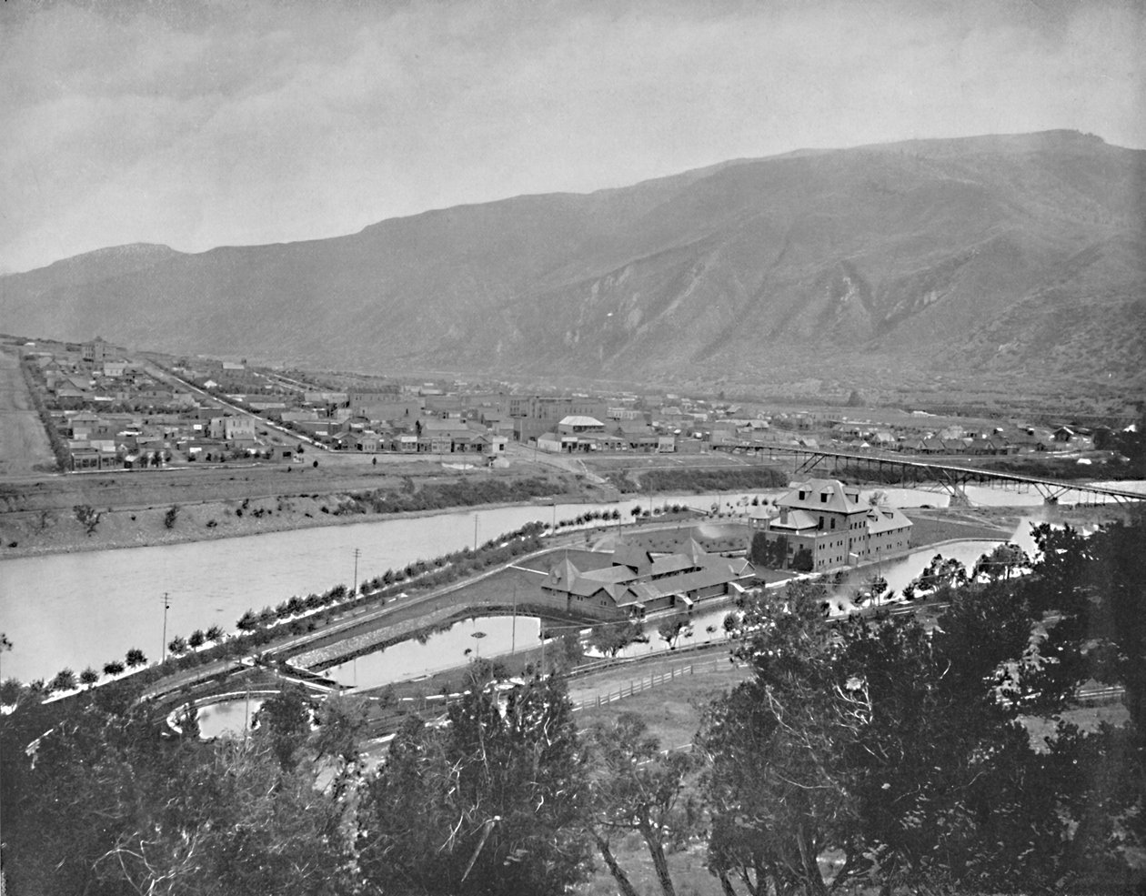 Glenwood Springs och Bath-House, Colorado, c1897. av Unbekannt