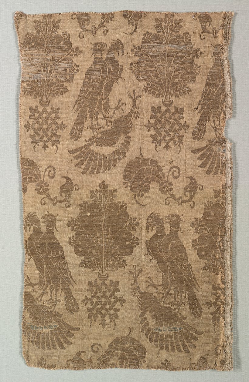 Guldmönstrat siden med falkar och heraldik, 1360-1400. av Unbekannt