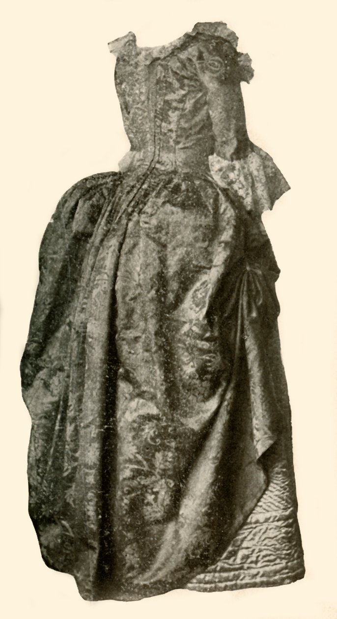 Klänning av gul damastbrokad som bärs över en underkjol i blå quiltad satin, c1710-1730, 1937. av Unbekannt