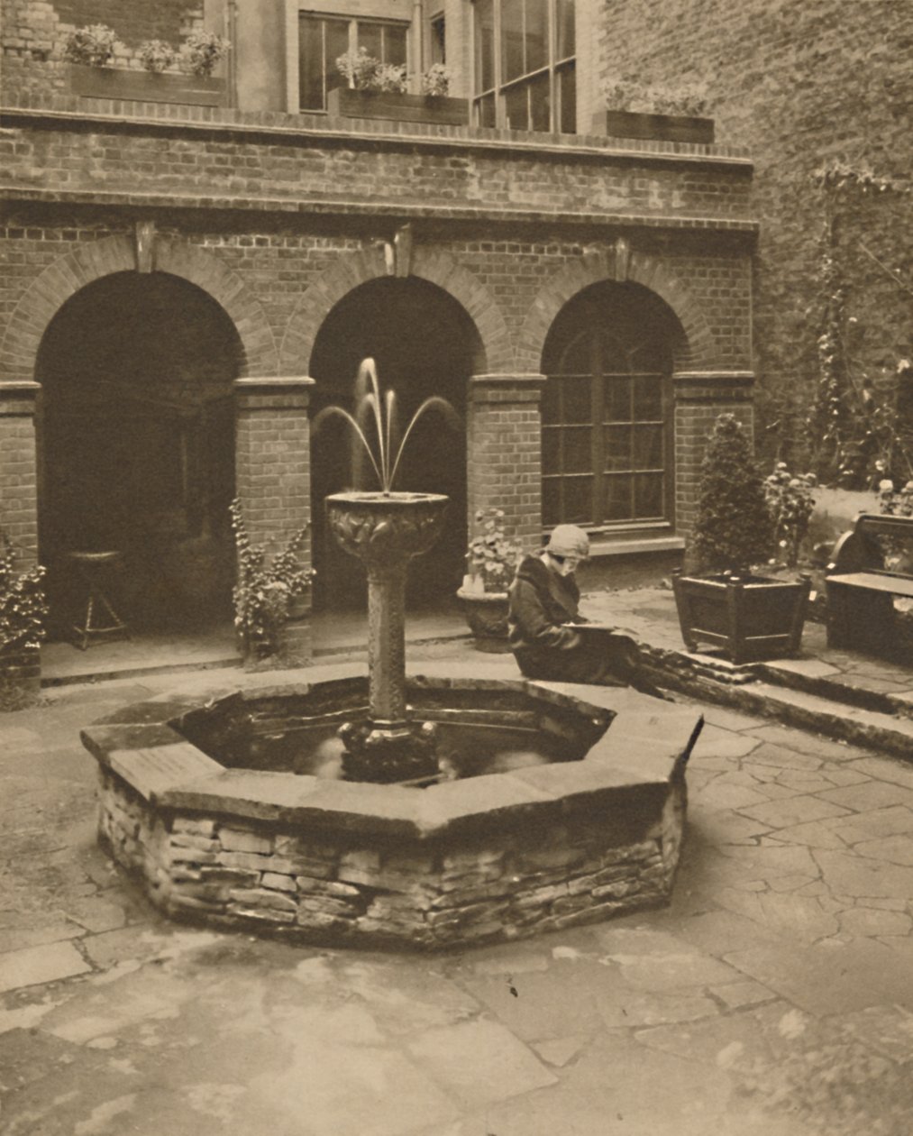 Graveyard of St. Ethelburga, Bishopgate, A Resting Place for the Living, c1935. av Unbekannt