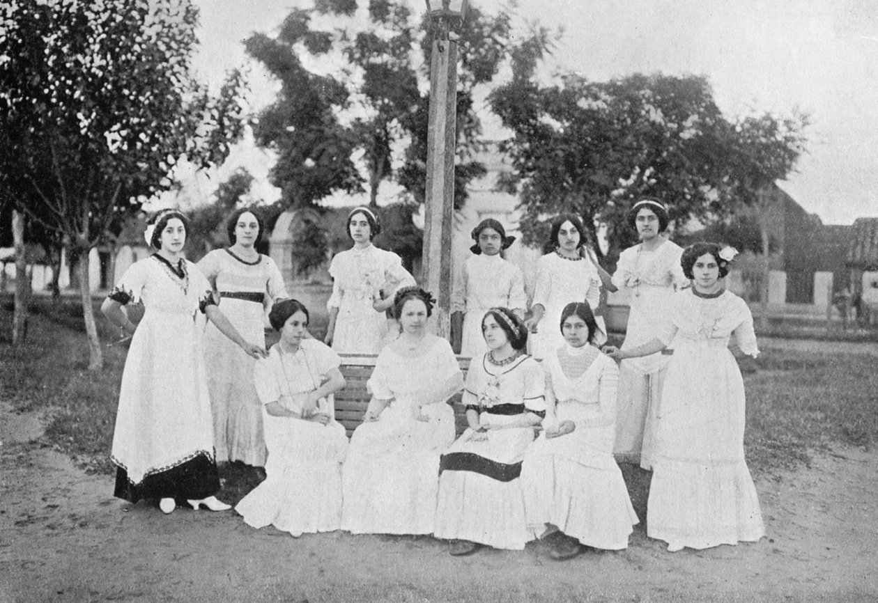 Grupp paraguayanska kvinnor, Carapegua, Paraguay, 1911 av Unbekannt