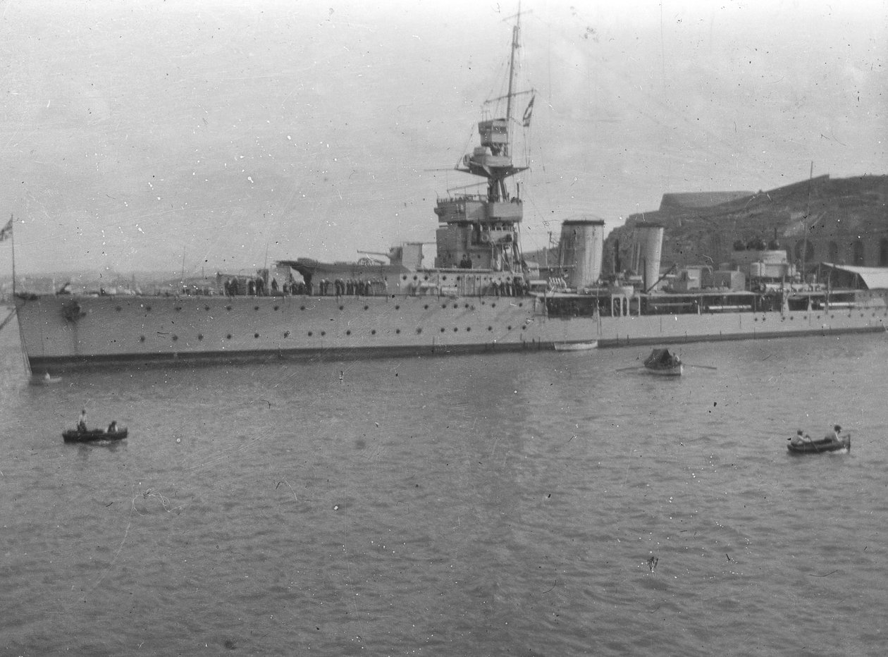 HMS Cardiff, brittisk C-klass lätt kryssare, Malta, c1920-talet av Unbekannt