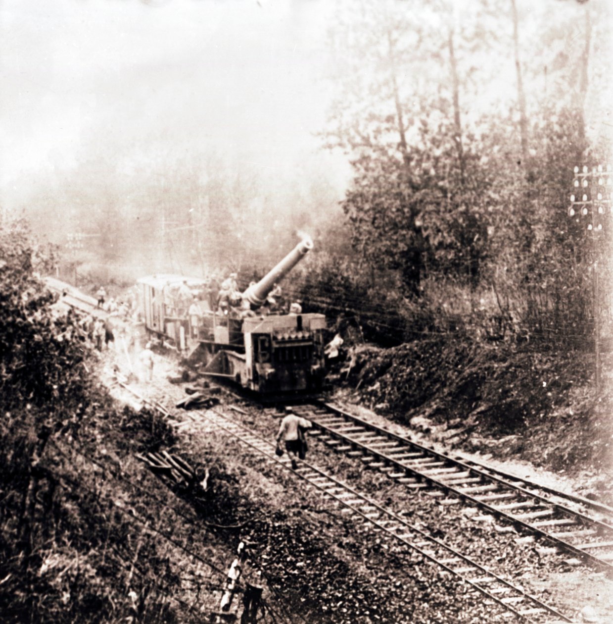 Tungt artilleri på järnvägsspåret, c1914-c1918 av Unbekannt