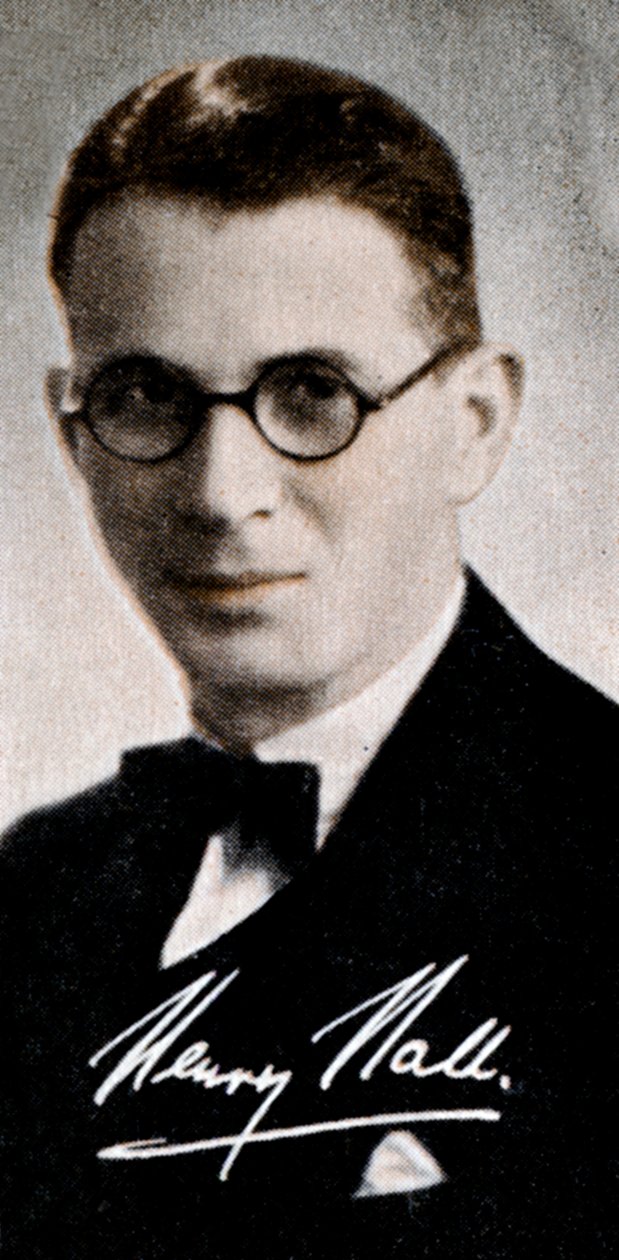 Henry Hall 1898-1989, engelsk bandledare, 1935 av Unbekannt