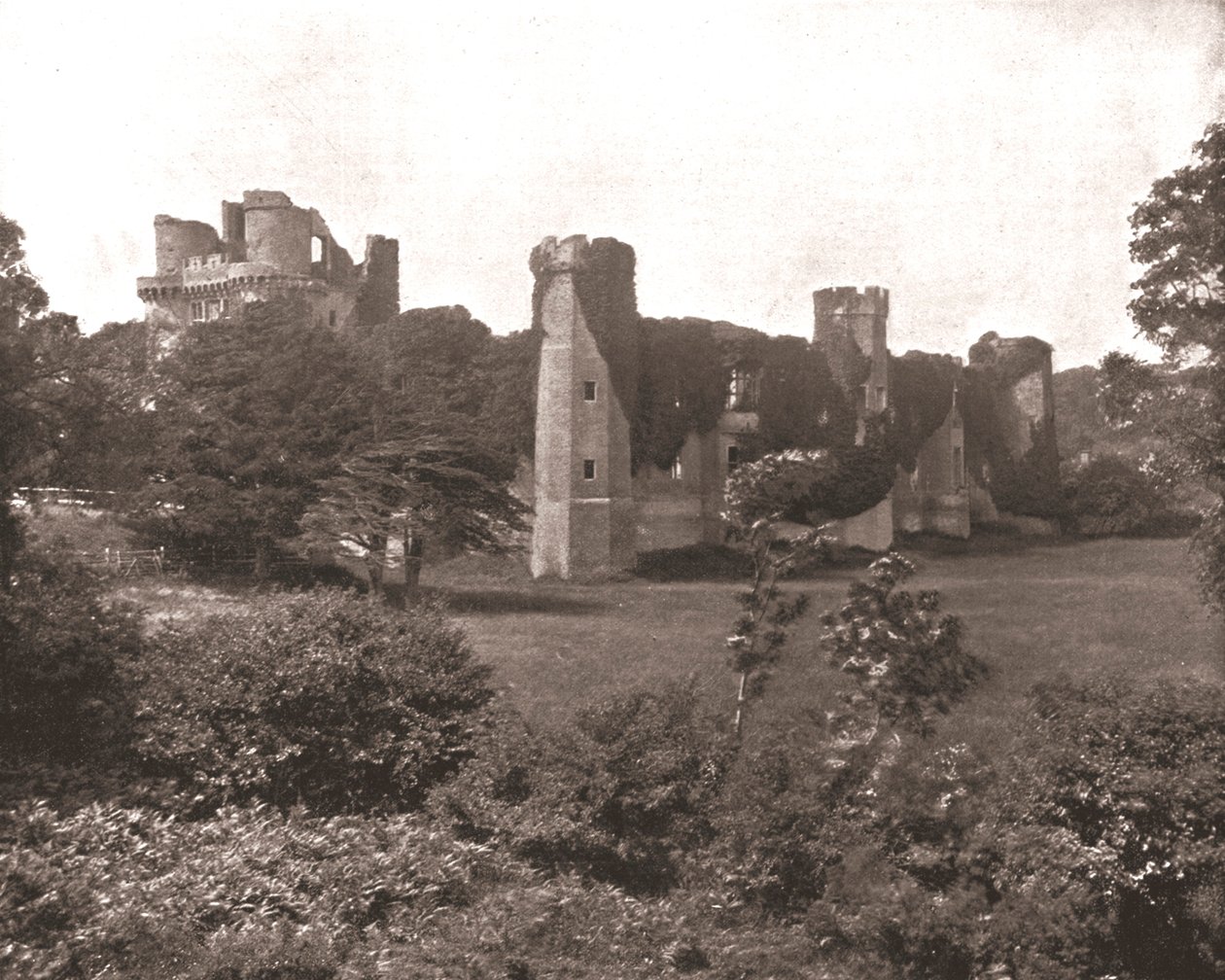 Herstmonceux Castle, East Sussex, 1894. av Unbekannt