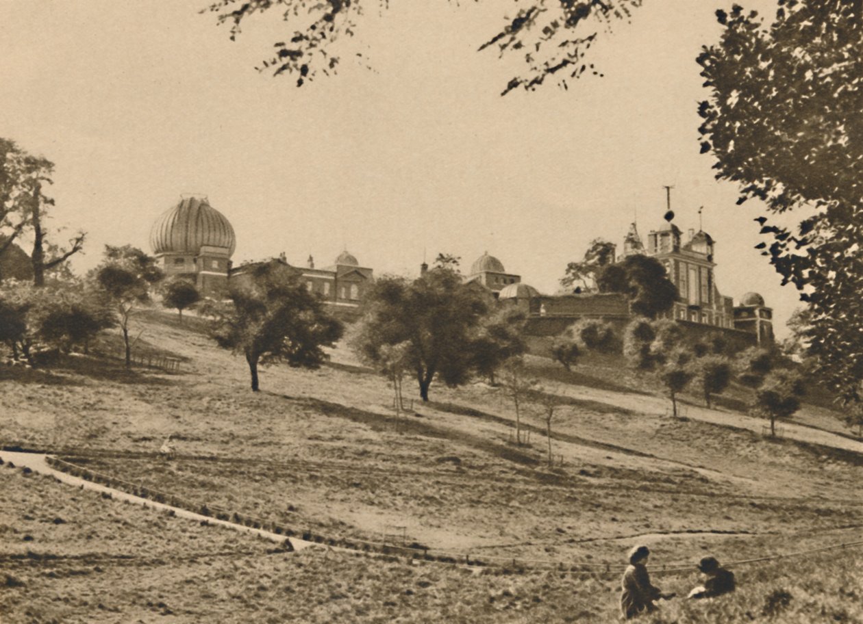 Högt på en liten kulle i Greenwich Park - för även små kullar räknas högt i London - står av Unbekannt
