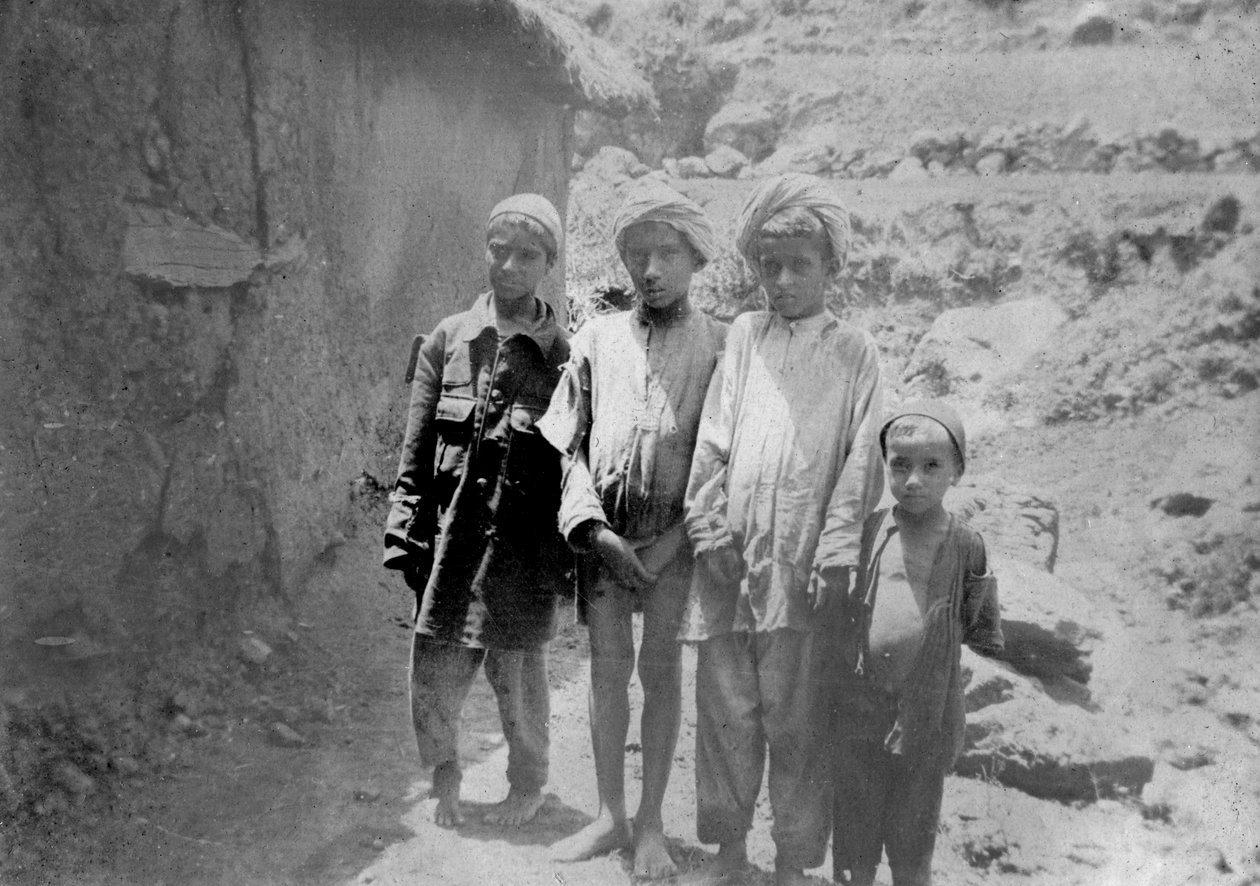 Hill stam barn, Chakrata, 1917 av Unbekannt