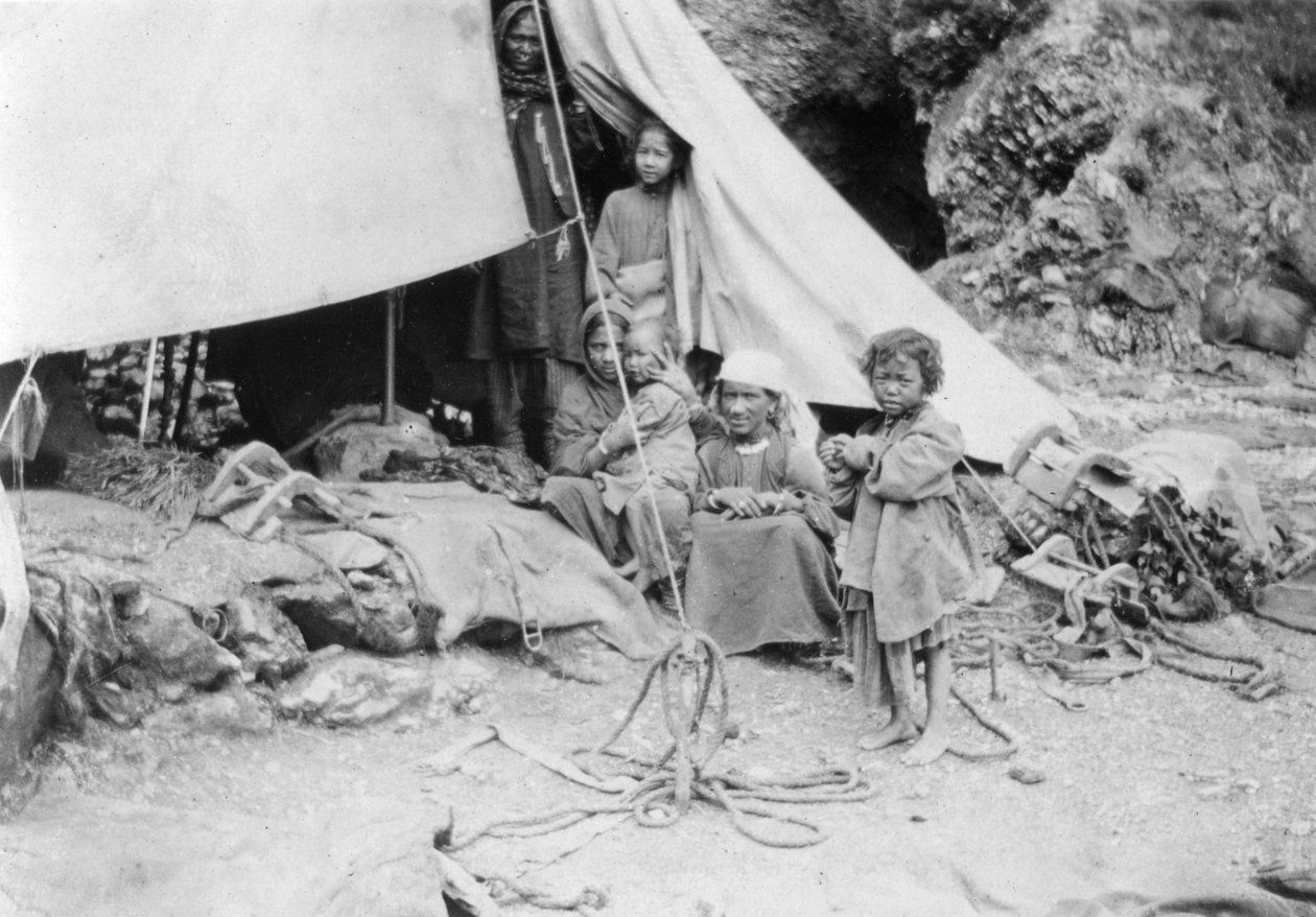 Hill stamfamilj, Chakrata, 1917 av Unbekannt