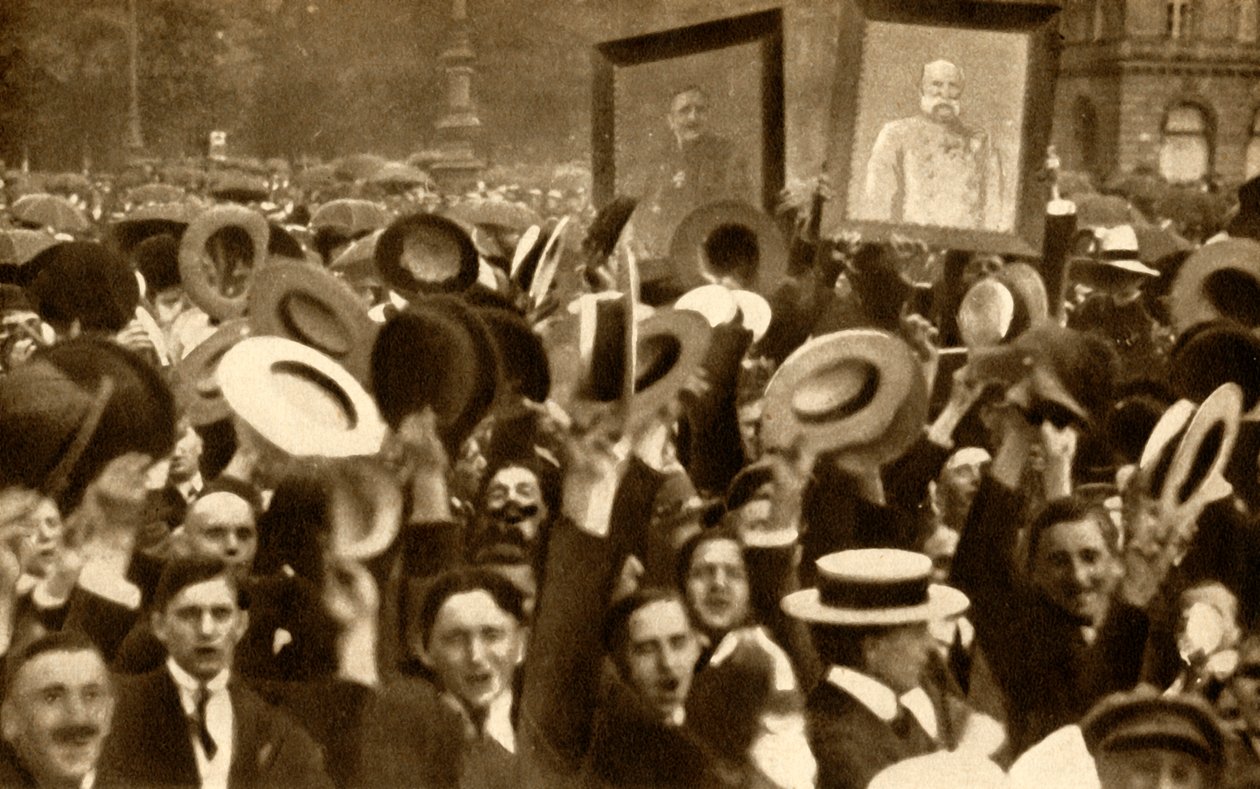 Hoch the Kaiser!: hejande folkmassor på gatorna, Berlin, Tyskland, 4 augusti 1914, 1933. av Unbekannt