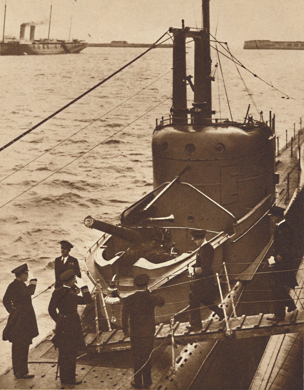 Besök på hemmaplan - King Edward stiger ombord på ubåten Narwhal, 1936 1937 av Unbekannt