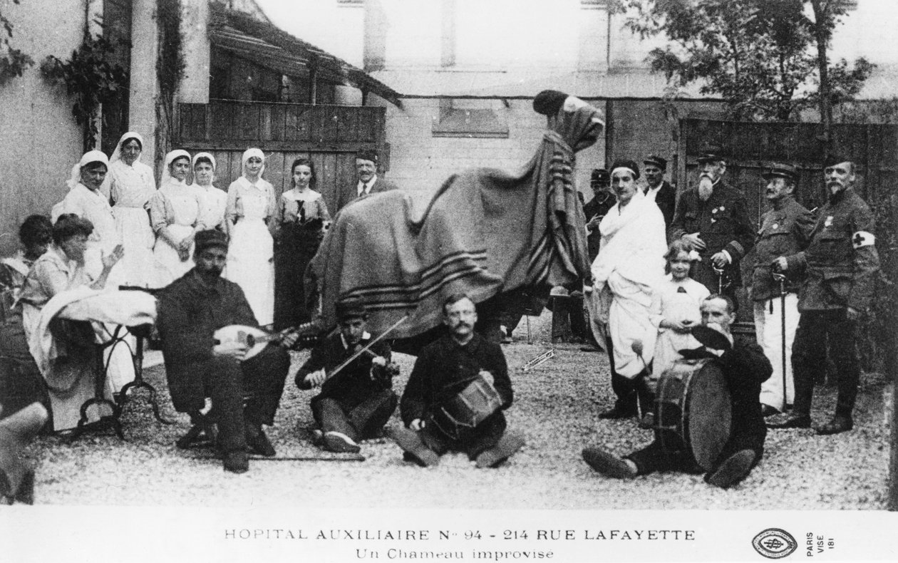 Improviserad kamel, hjälpsjukhus, Rue Lafayette, Paris, Frankrike, första världskriget, 1914-1918 av Unbekannt
