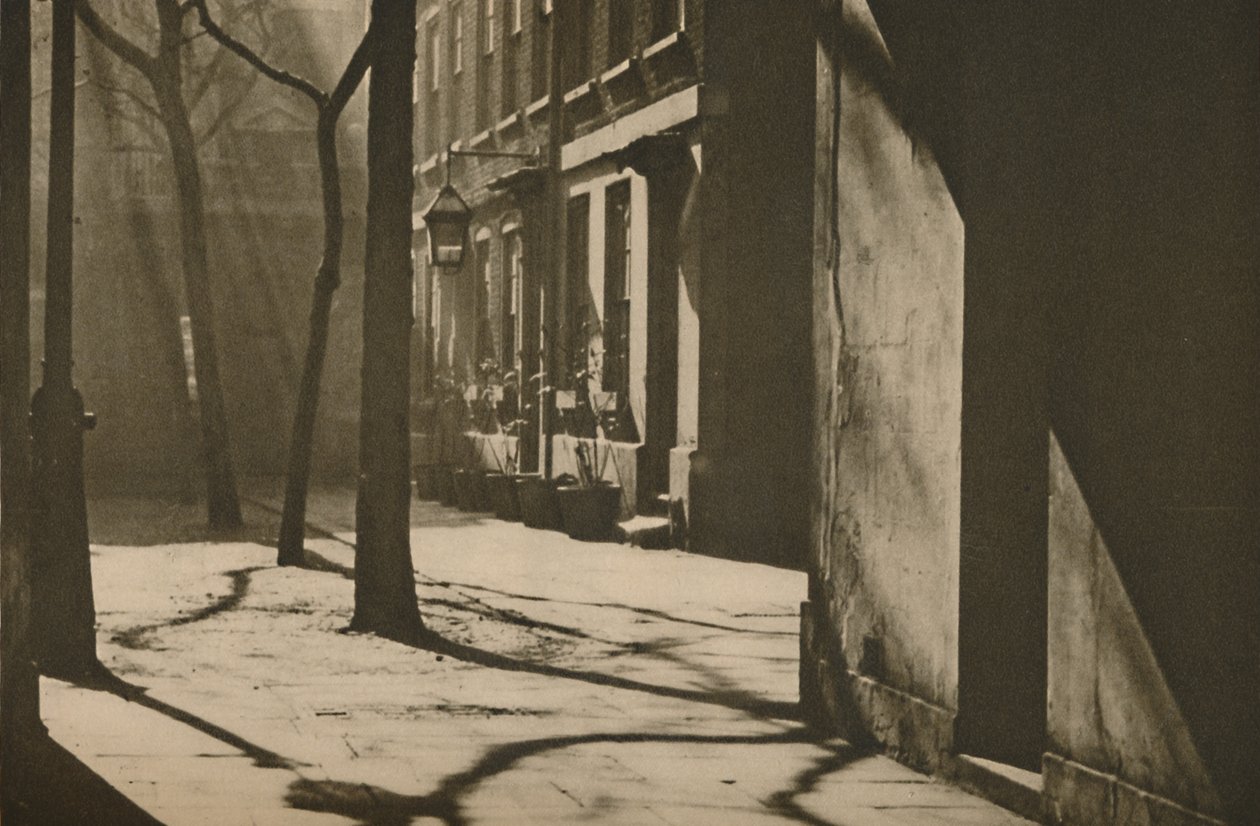 I garderobsdomstolen, byggd på platsen för ett kungligt museum, c1935. av Unbekannt
