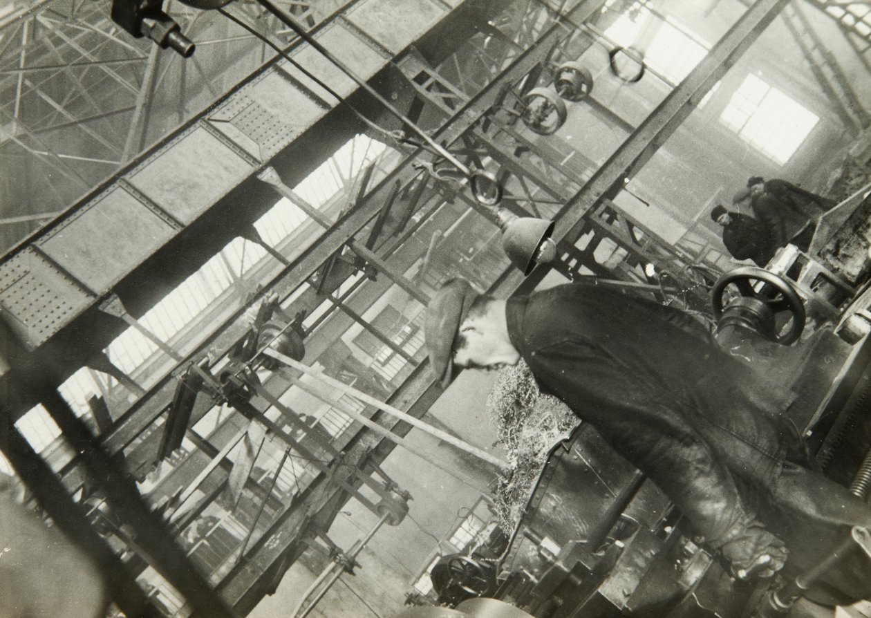 I en maskinfabrik, Sovjetunionen, 1930-talet av Unbekannt