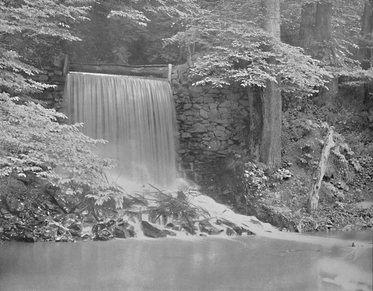 Independence Falls, på Darby Creek, nära Philadelphia, c1897. av Unbekannt