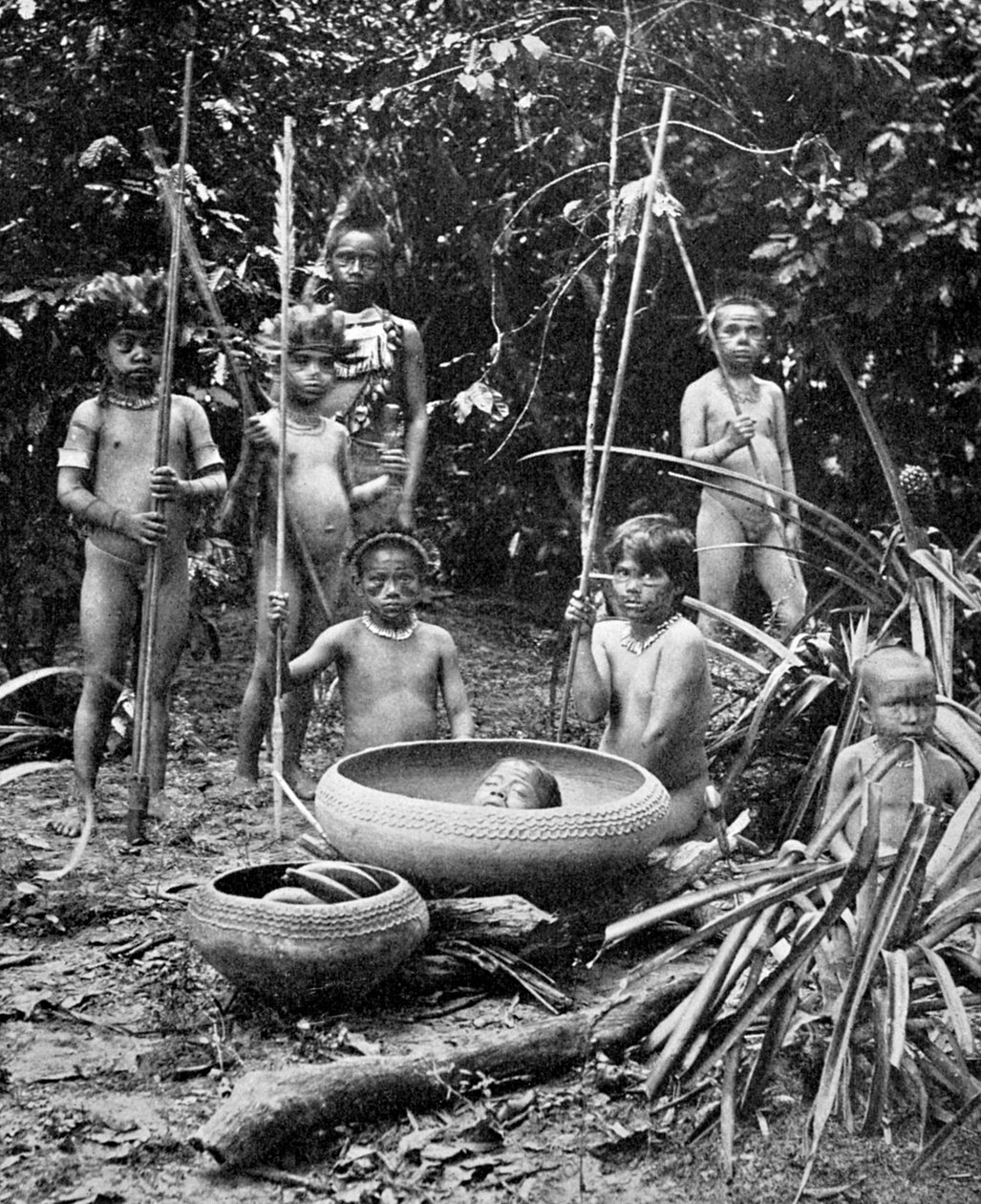 Indianer från Putumayofloden med ett halshugget huvud, Amazonia av Unbekannt