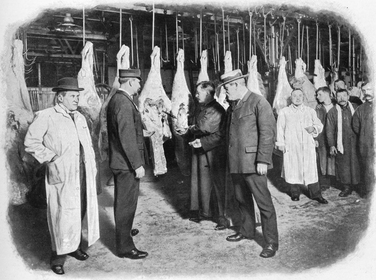 Inspekterar kött på Smithfield Market, City of London, c1903 1903 av Unbekannt