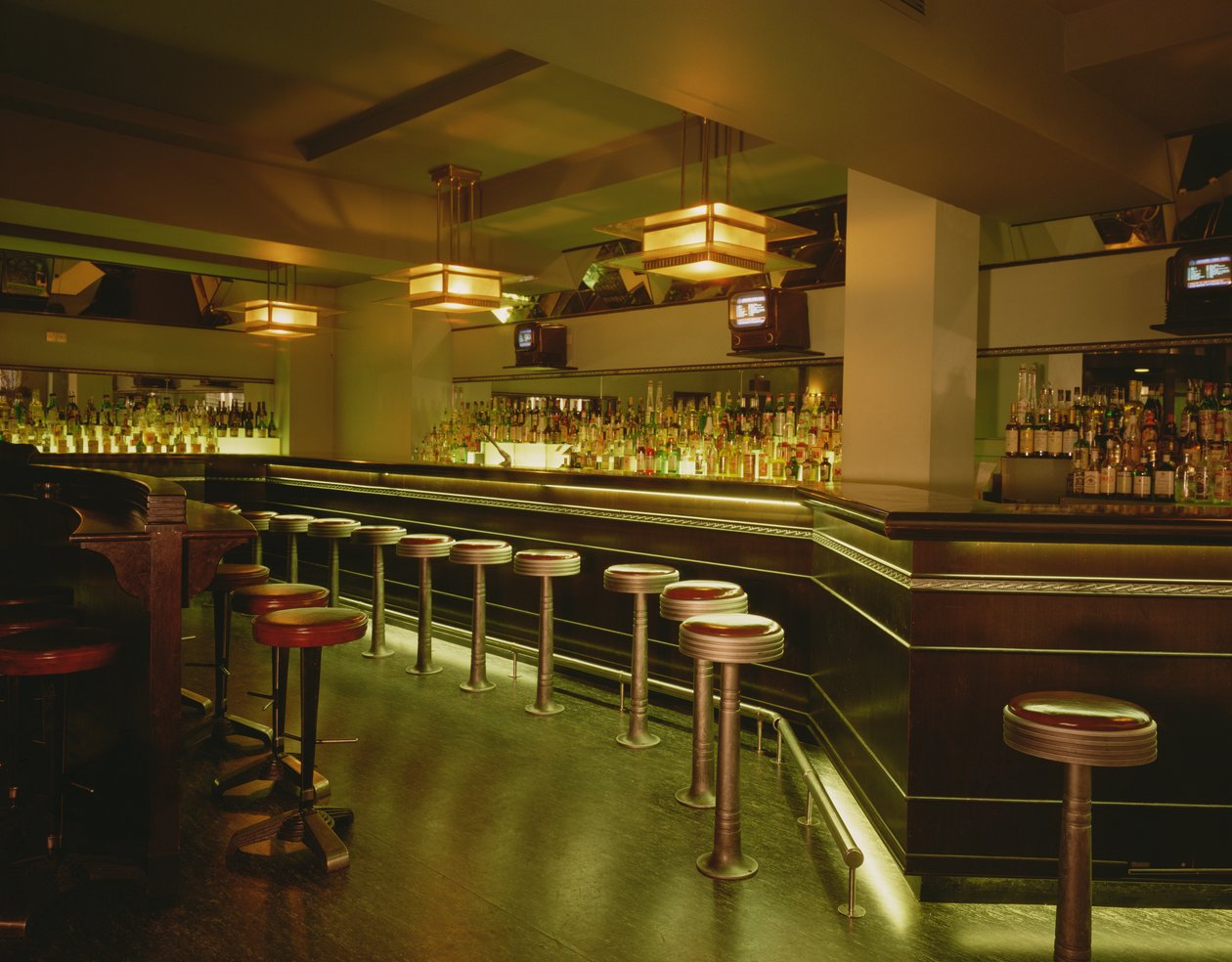 Interiör av en bar, Soho, London, ca 1987 (foto) av Unbekannt