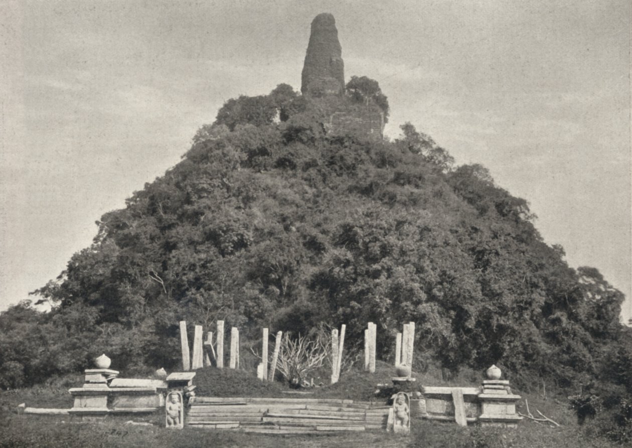 Jetavanarama Dagoba, den yngsta av de tre stora Dagobas i Anuradhapura i slutet av 300-talet e.Kr. av Unbekannt