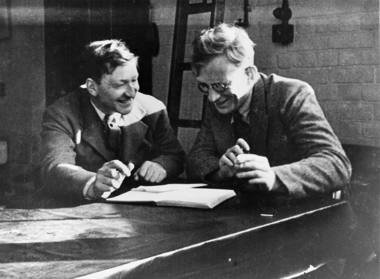 John Cockcroft och George Gamow, ca 1930 av Unbekannt