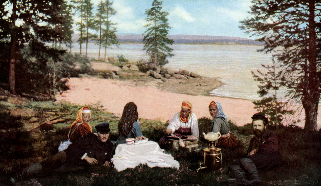 Karelare dricker te vid en flod, nära Archangel, Ryssland, c1930-talet av Unbekannt