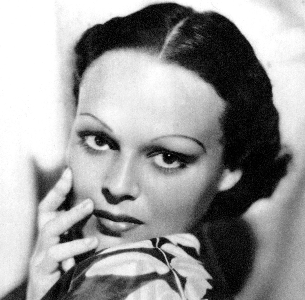 Katherine DeMille, kanadensisk född amerikansk skådespelerska, 1934-1935 av Unbekannt