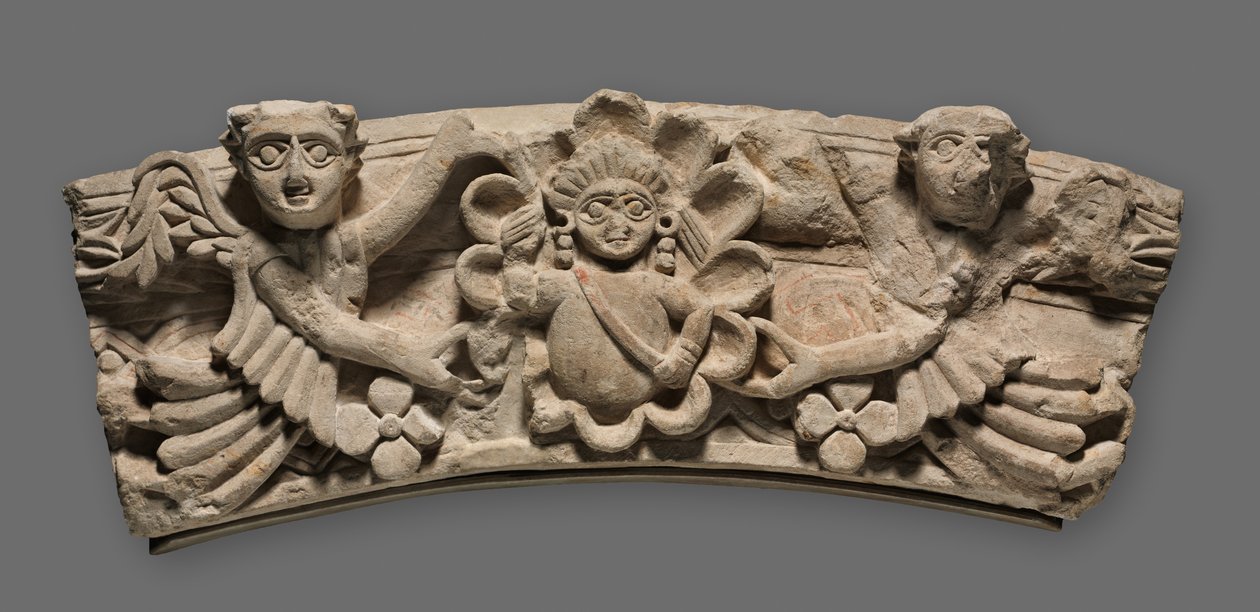 Keystone of an Arch: Female Bust in a Medallion Supported by Angels, 400-tal. av Unbekannt