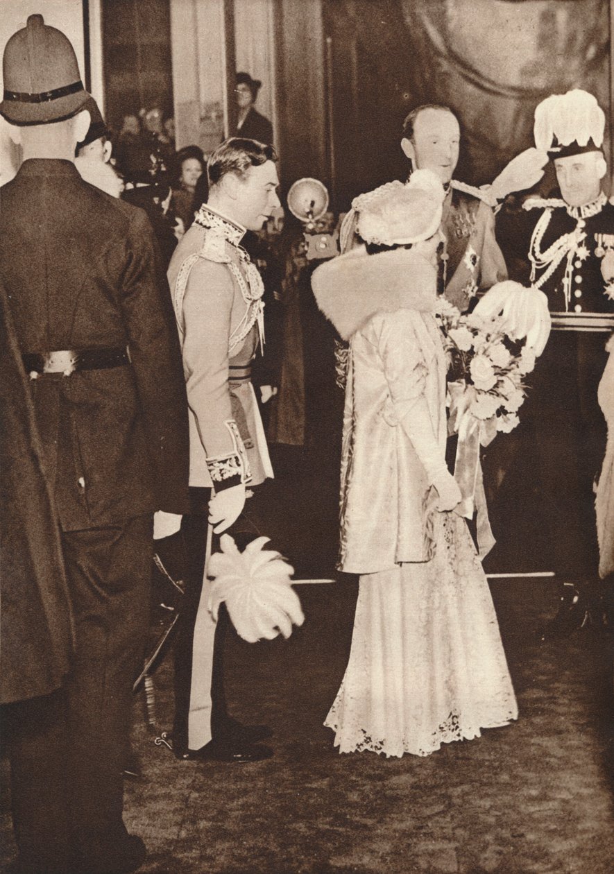 Kung George VI och drottning Elizabeth lämnar en lunch för att hedra kröningen, 1937 av Unbekannt