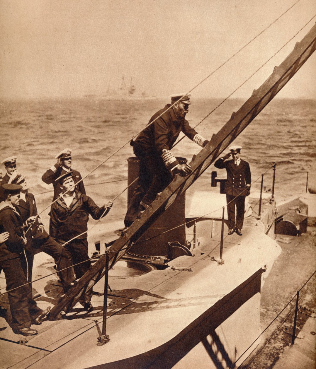 Kung George V flyter med sin flotta, c1910-talet 1935 av Unbekannt