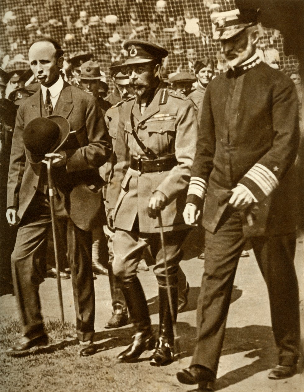 Kung George V deltar i en basebollmatch på Stamford Bridge, London, 1935. av Unbekannt