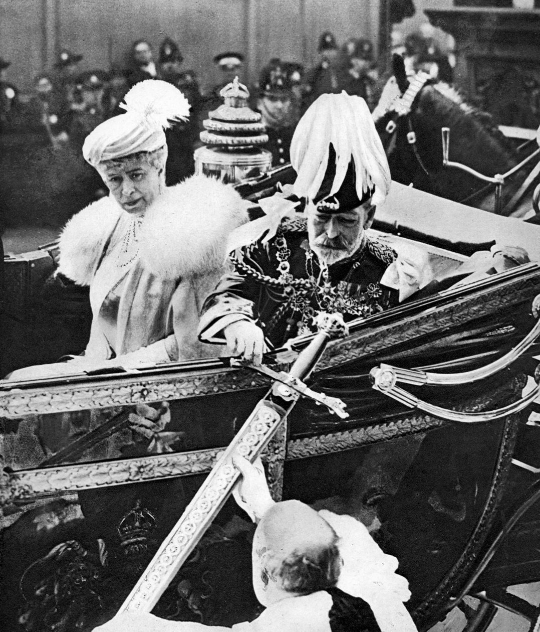 Kung George V rör vid Citys Sword, på Temple Bar, London, 1930-talet av Unbekannt