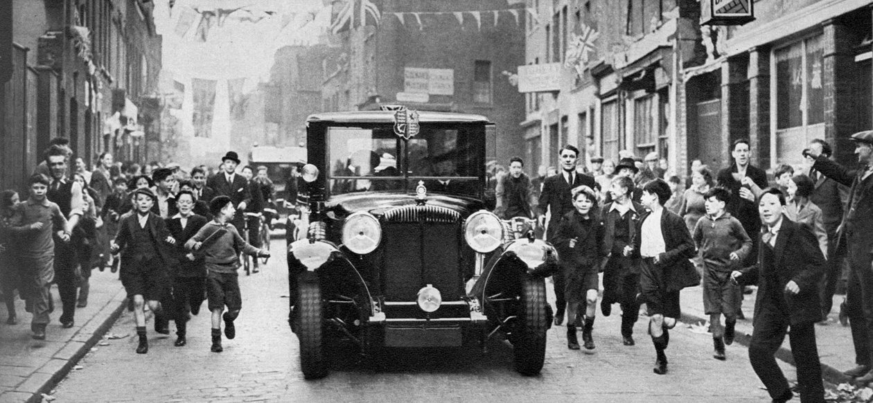King George Vs senaste besök i East End, London, c1930-talet av Unbekannt