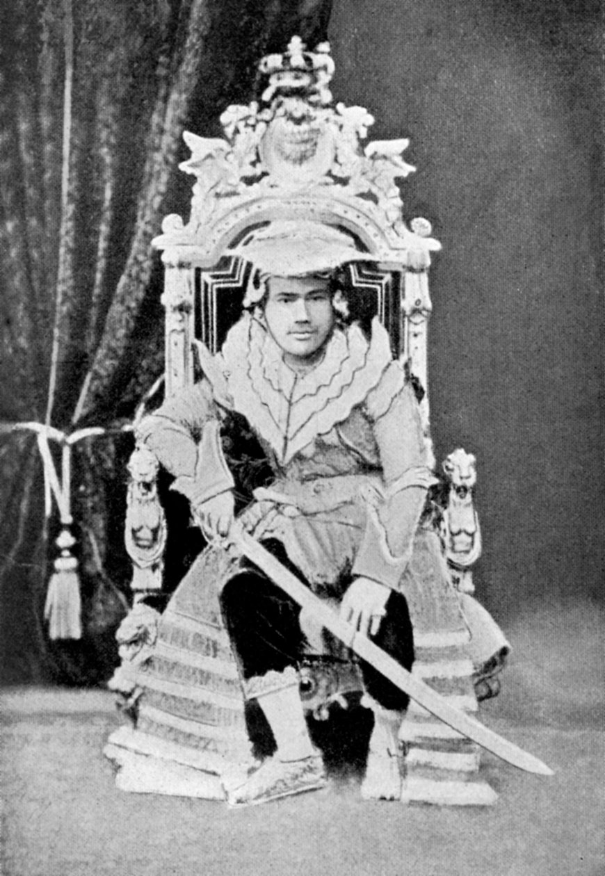 Kung Thibaw av Burma i full hovdräkt, c1900, c1920 av Unbekannt