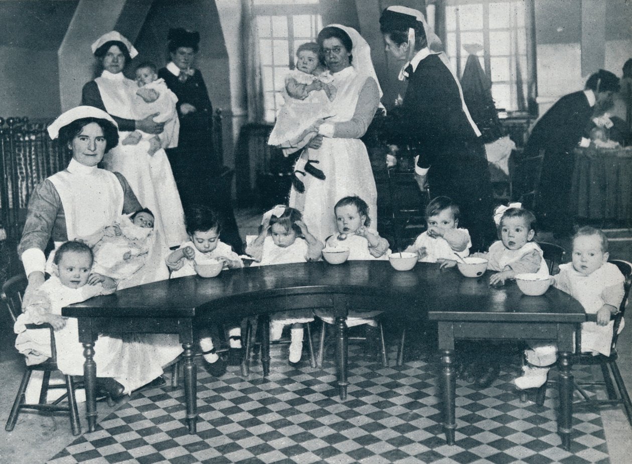 Kingsway Hall Creche för barn med fäder i kriget och mödrar som arbetar, 1914 av Unbekannt
