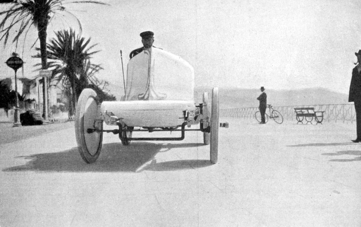 Leon Serpollet i sin Gardner-Serpollet ångbil, Nice, 1903 av Unbekannt