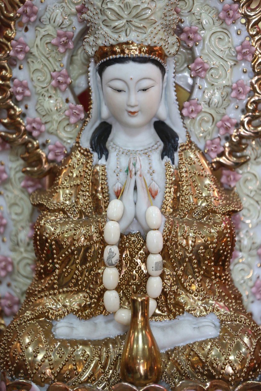 Leong San buddhistiska tempel. Guan Yin Bodhisattva staty. Singapore av Unbekannt