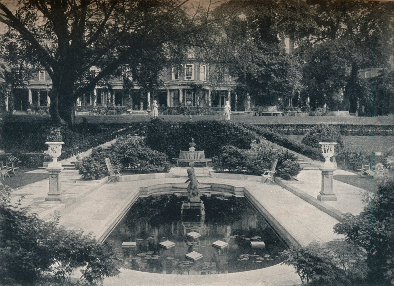 Lily Basin och West Front, The Hill, Hampstead Heath, c1900 av Unbekannt