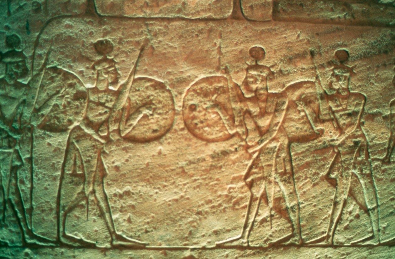 Kalkstensrelief som visar hetitiska soldater, Abu Simbels tempel, Egypten, 1300-1200-talet f.Kr. av Unbekannt
