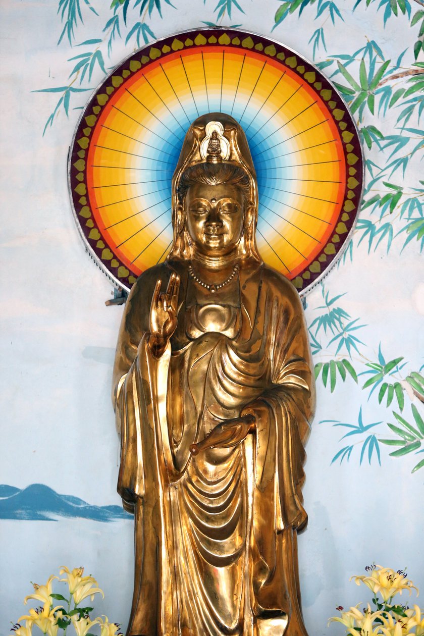 Linh Ung buddhistisk pagod. Quan Am bodhisattva av medkänsla eller nådens gudinna. Skyddsgest (Abhay). Danang. Vietnam av Unbekannt