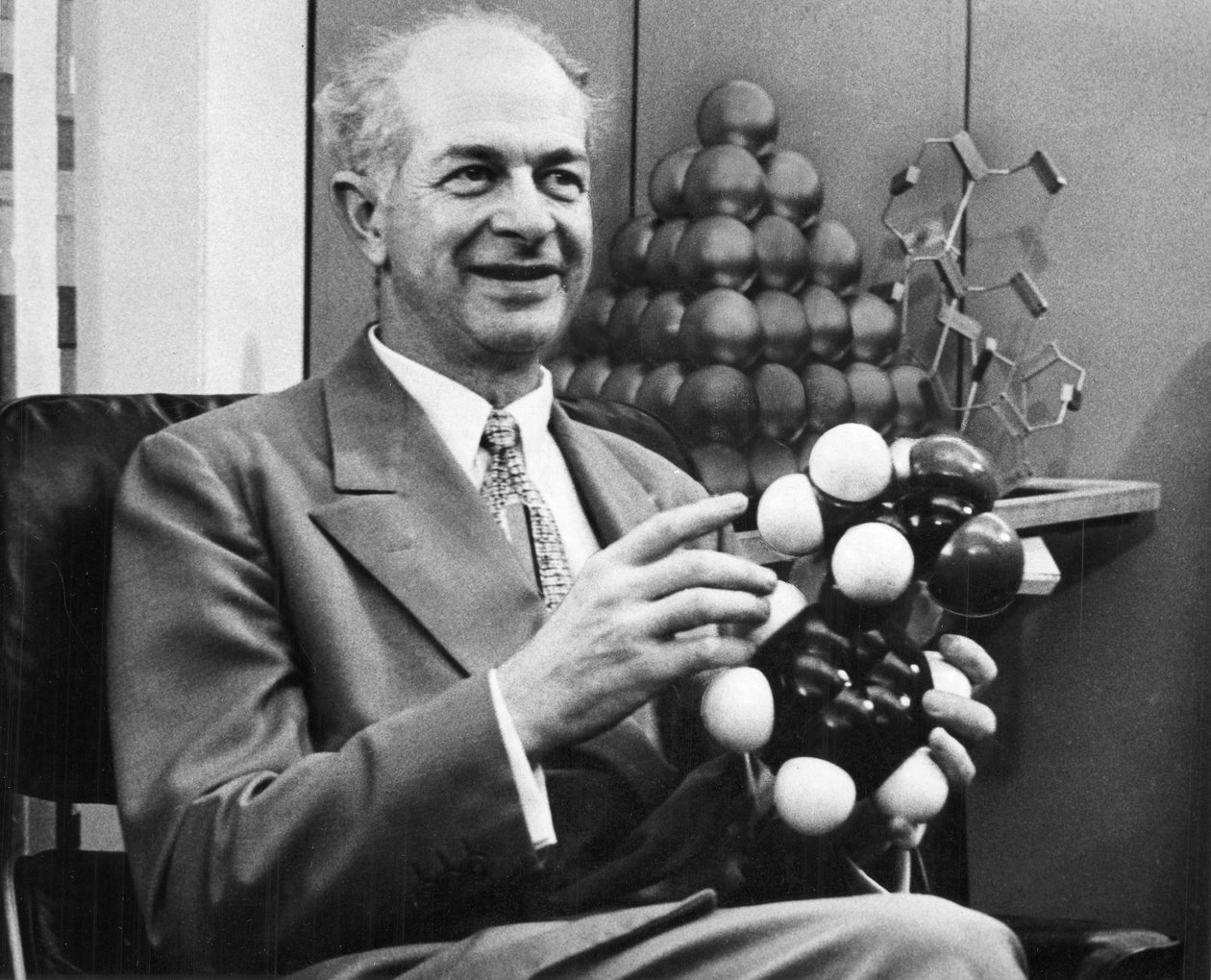 Linus Pauling, amerikansk kemist, c1954 av Unbekannt