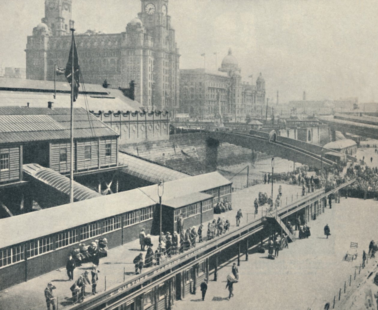 Liverpool Landing Stage är en av de mest intressanta flodfronterna i Storbritannien, 1937 av Unbekannt