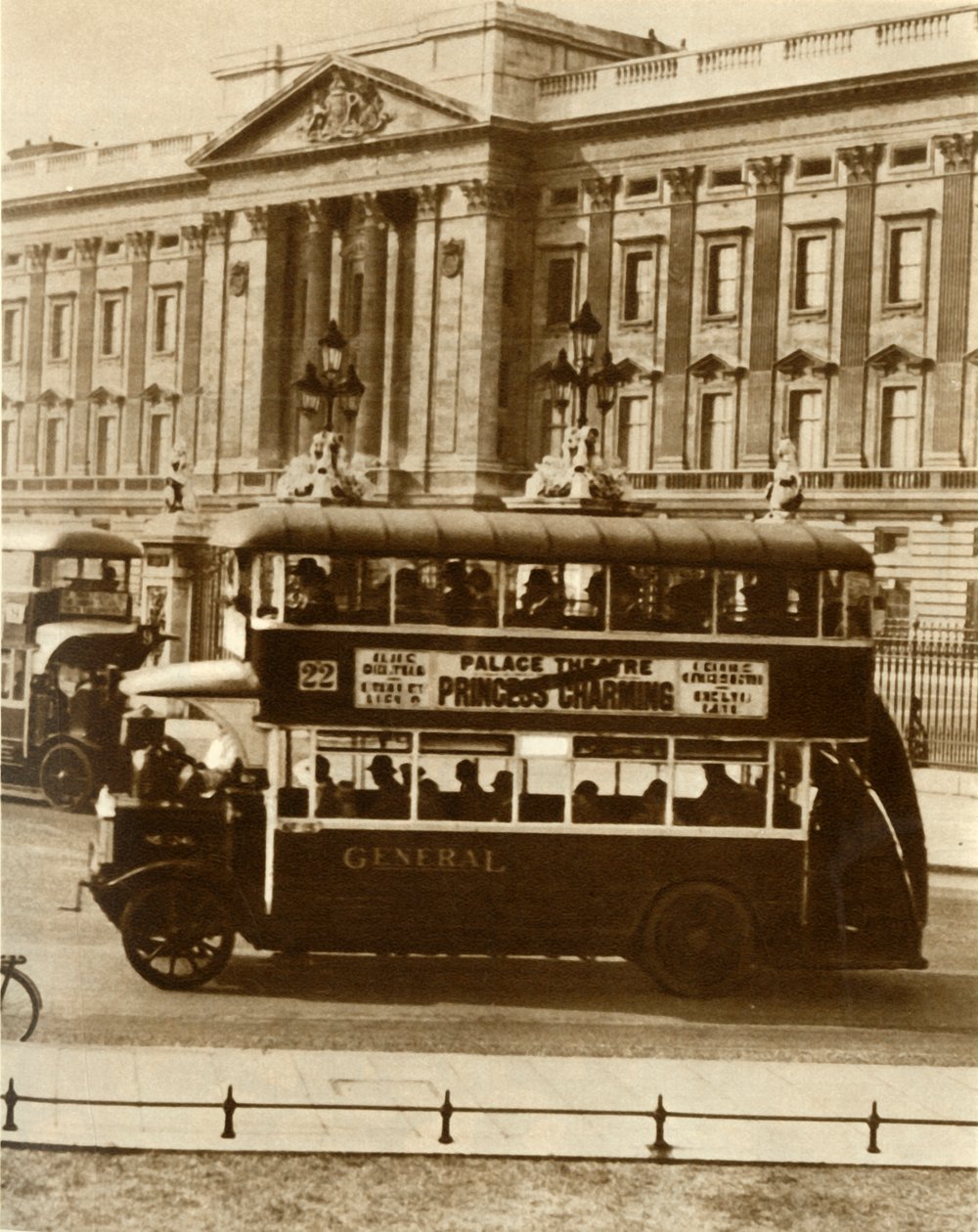Londons nya allvädersbuss, 1927, 1935. av Unbekannt