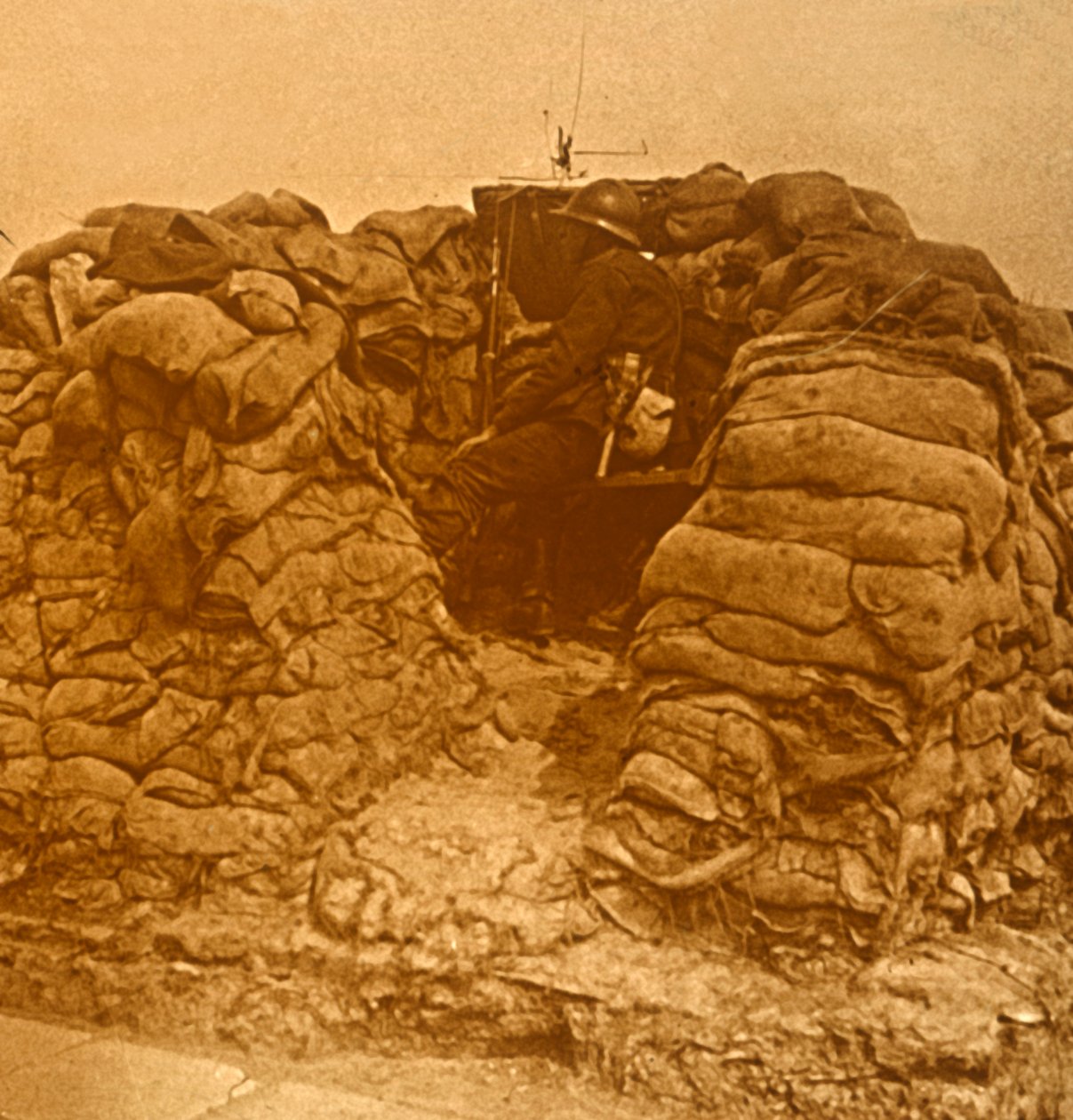 Utkik på frontlinjen, c1914-c1918 av Unbekannt