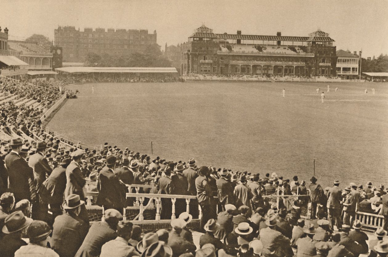 Tittar mot paviljongen från Mound Stand at World-Famous Lords, c1935. av Unbekannt