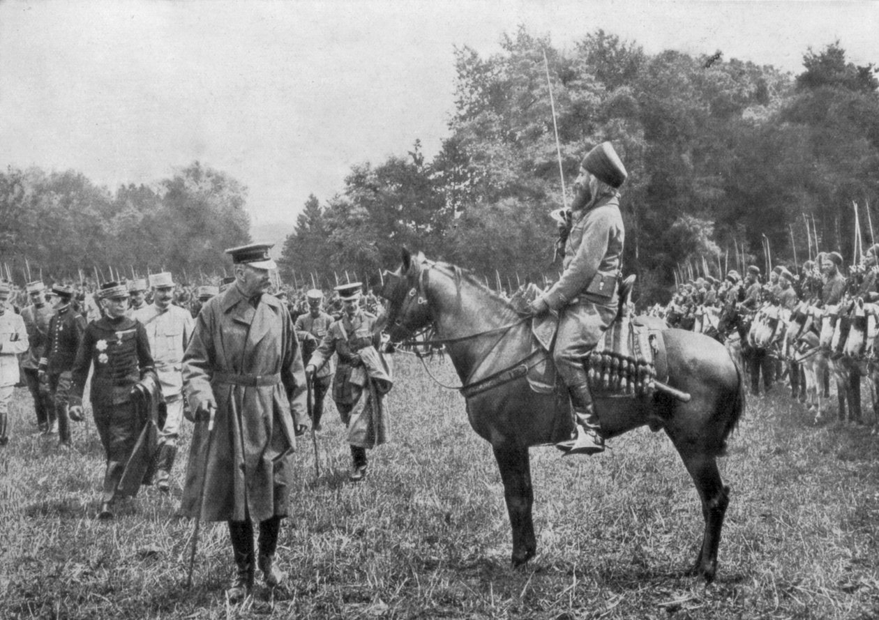 Lord Kitchener inspekterar algeriska trupper, Frankrike, första världskriget, 16 augusti 1915 av Unbekannt