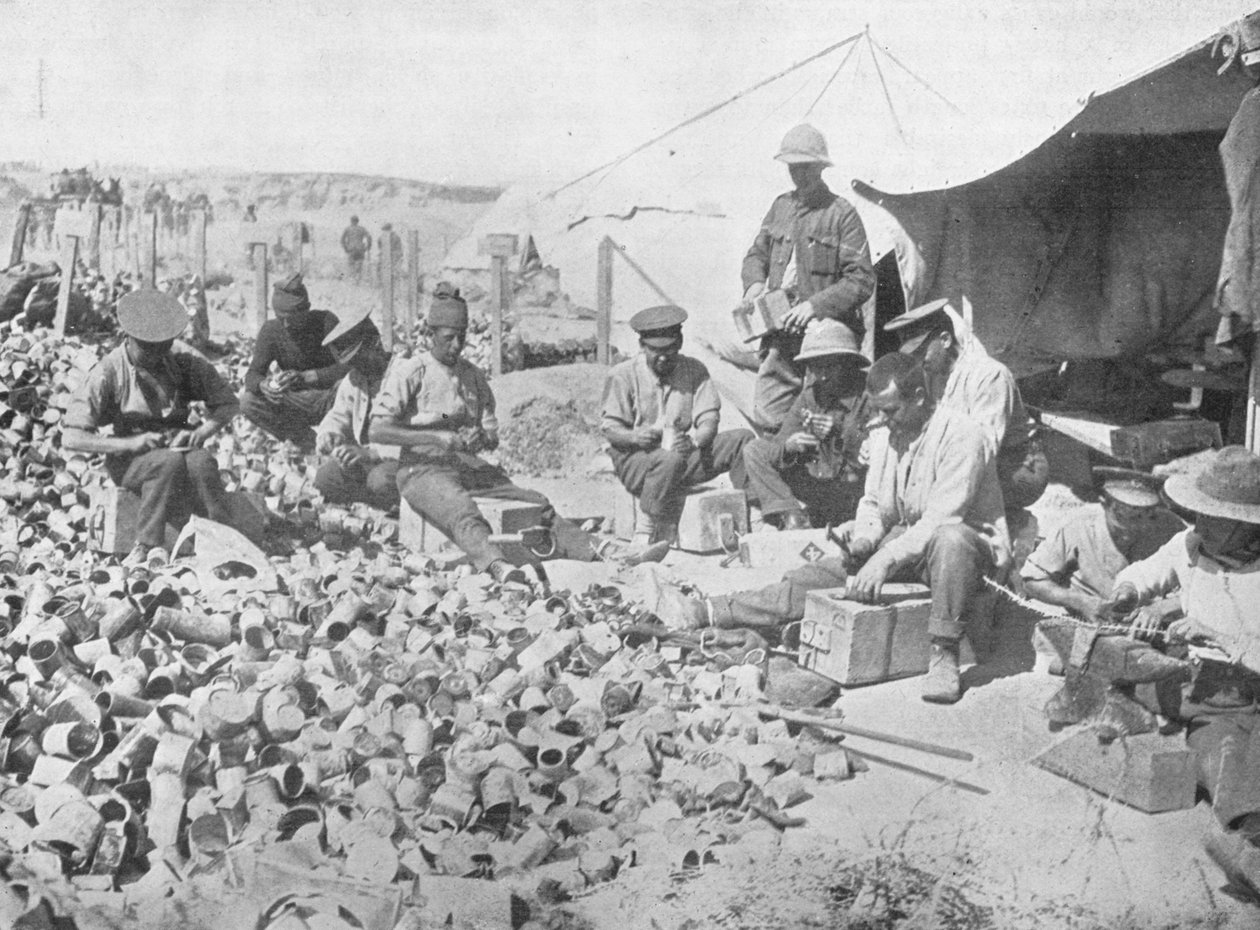 Tillverkning av bomber av plåtburkar i Gallipoli, 1915 av Unbekannt
