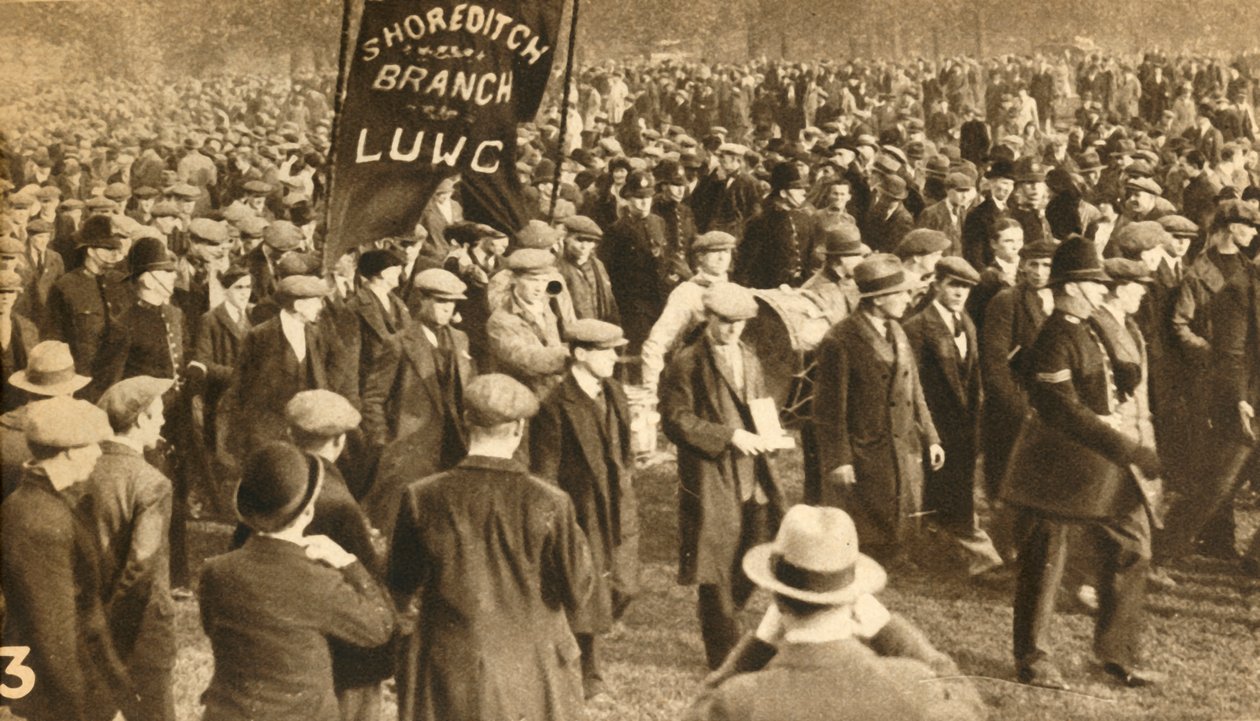 Marchers from Shoreditch, Means Test protests, Hyde Park, London, 1932, 1933 av Unbekannt
