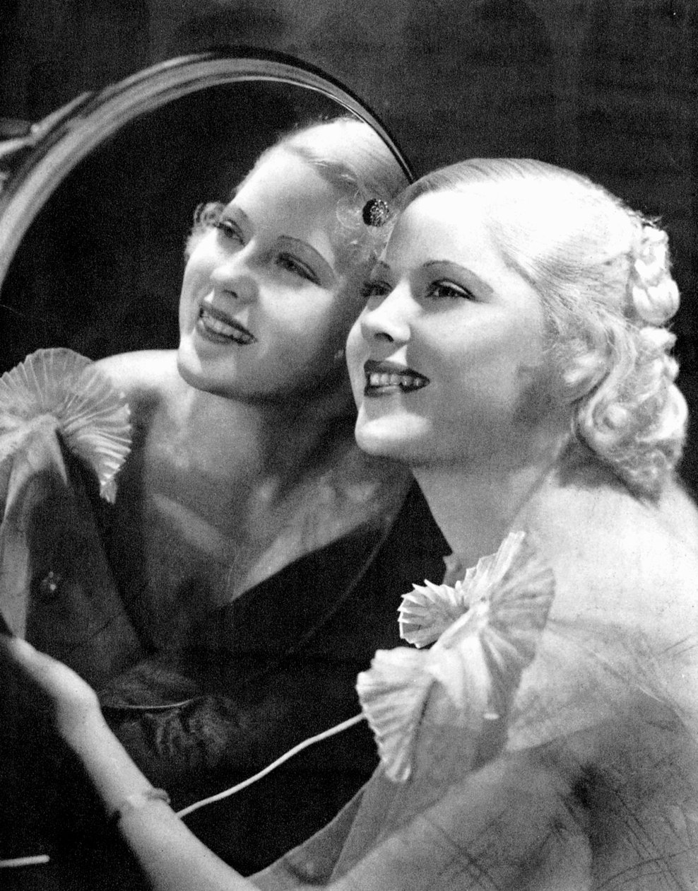 Mary Carlisle, amerikansk skådespelerska och sångerska, 1934-1935 av Unbekannt
