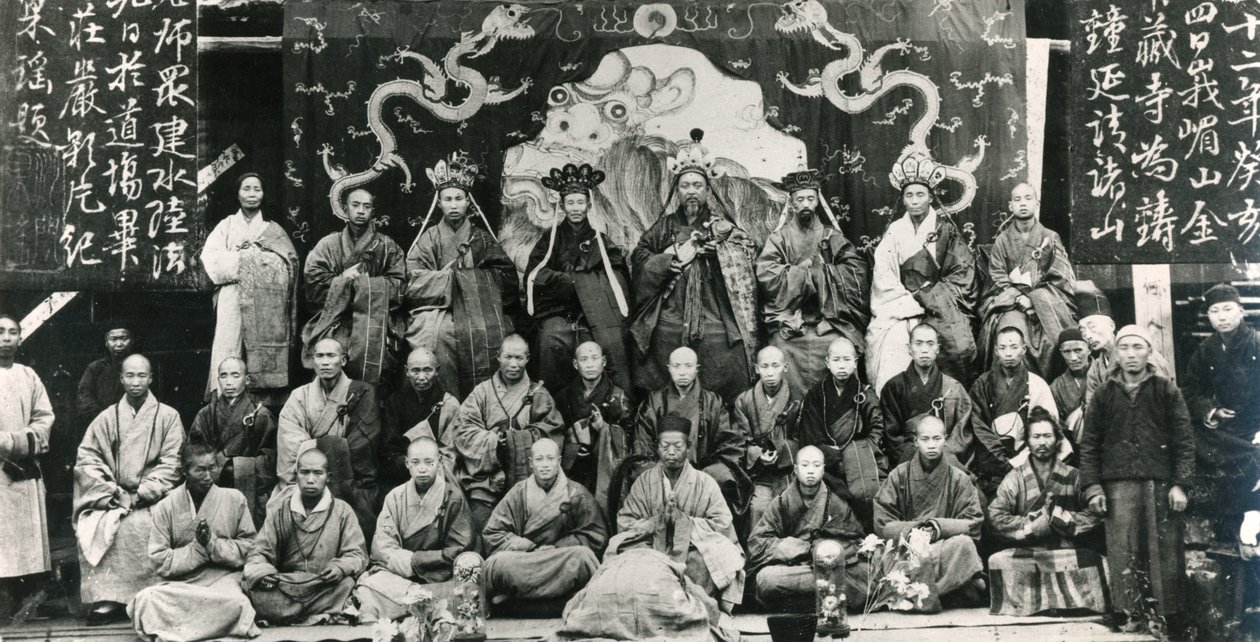 Möte av buddhistiska klosteröverordnade i Kina, slutet av artonhundratalet (s/v foto) av Unbekannt