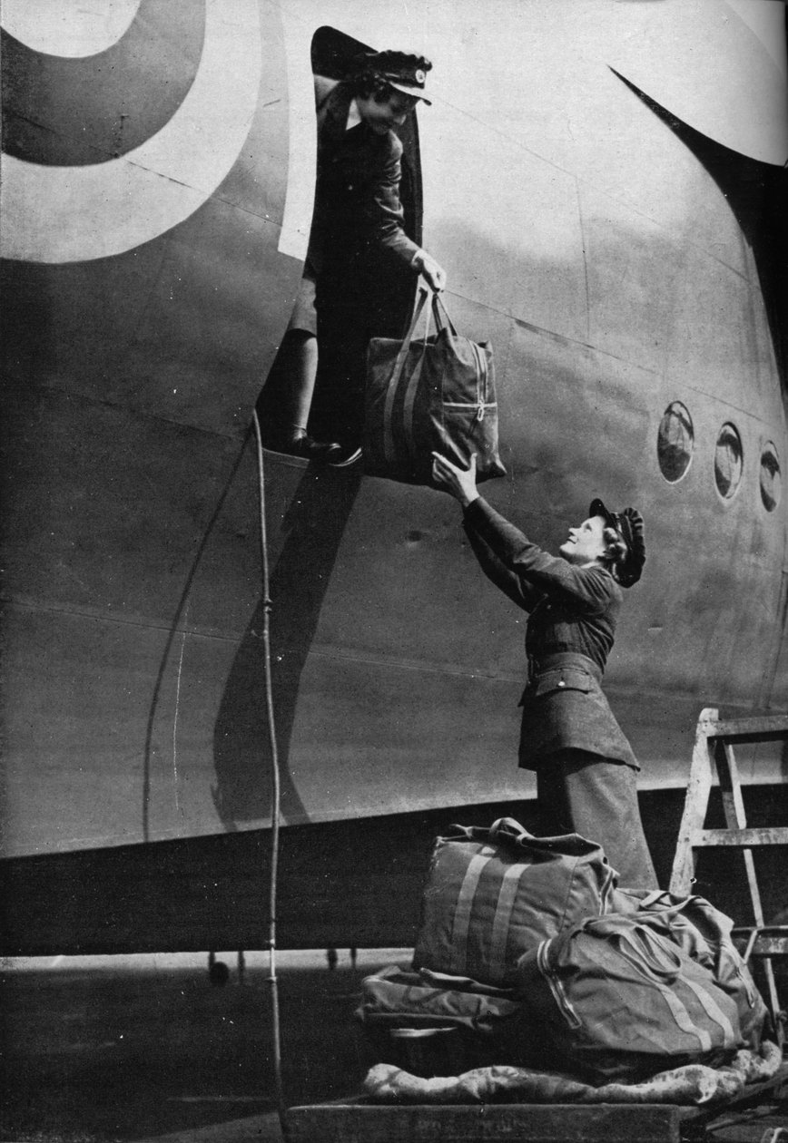Medlemmar av WAAF som tjänstgjorde i Coastal Command, c1940 1943 av Unbekannt